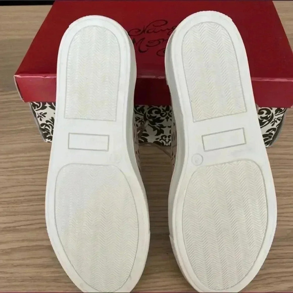 🆕 Naughty Monkey Kaleidoscope Nude Sude Lace-Up Sneaker 6🆕 - Picture 4 of 6